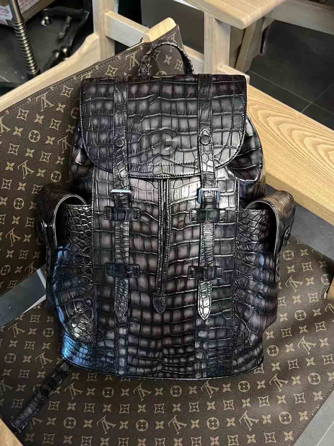 高定擦色 驴牌双肩包