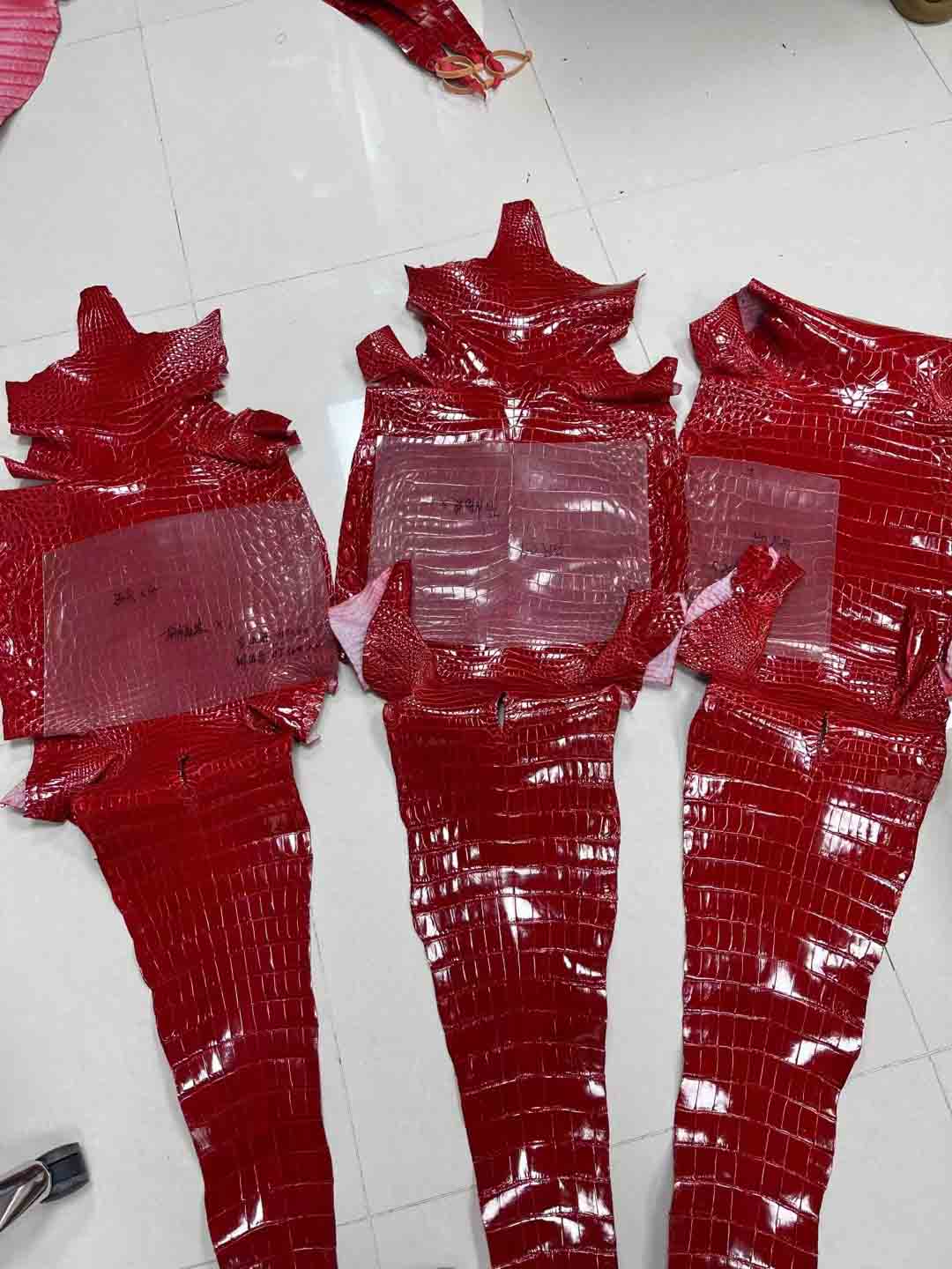 客订鳄鱼皮女包