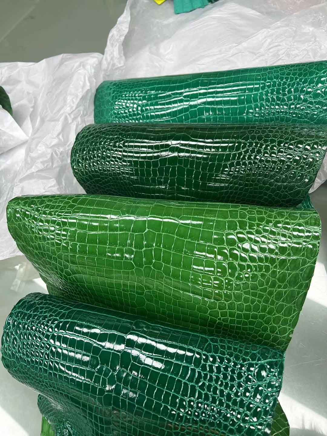 绿色皮料