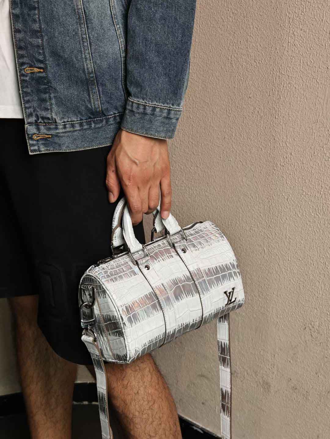 镭射银pall25鳄鱼皮手提包