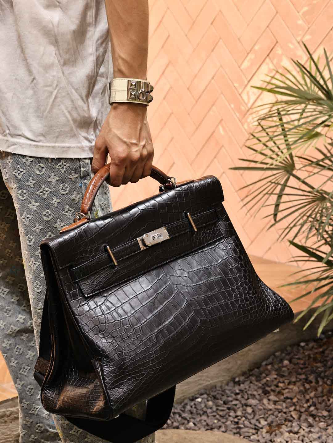 Kelly Maxi42手提包，黑色鳄鱼皮拼马鞍色鳄鱼皮手腕，银扣实拍现货。